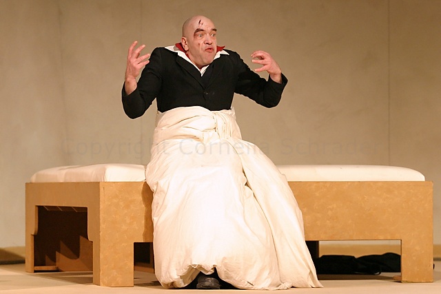 Der Zerbrochene Krug